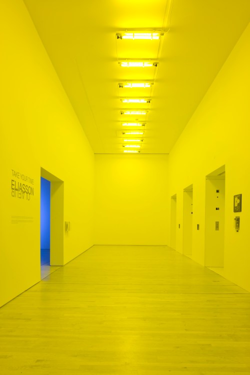 d9bbc02_sfmoma_eliasson_roomforonecolour_vert Olafur Eliasson, Room for one colour, 1997. Installation view at San Francisco Museum of Modern Art on the occasion of Take your time: Olafur Eliasson; photo: Ian Reeves, courtesy SFMOMA; © 2009 Olafur Eliasson
