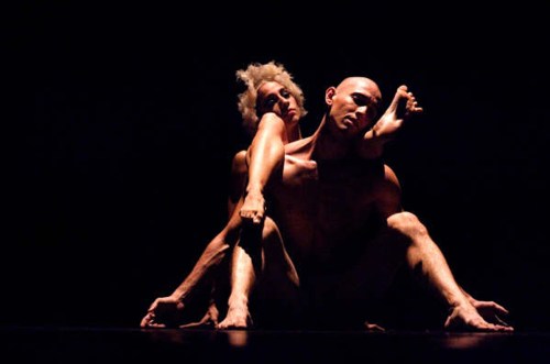 Brisa Escobedo and Rolando Ramirez of Cuerpo Etéreo Danza Contemporánea in Llora . . . para que se te Lave el Alma.